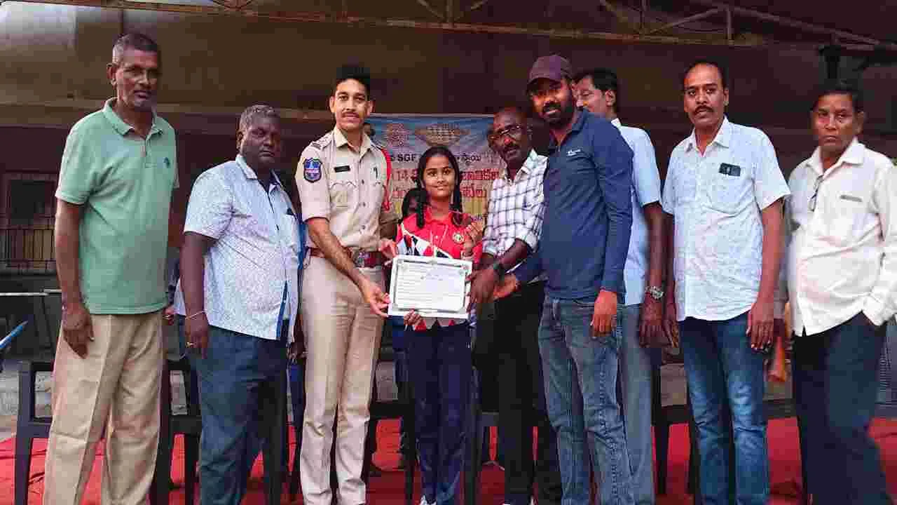 అట్టహాసంగా జిల్లా స్థాయి చదరంగ పోటీలు