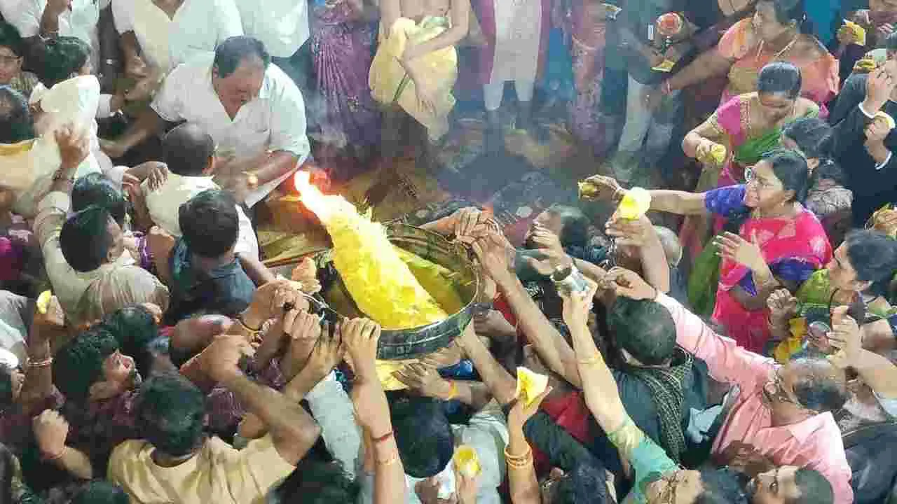 ఆచంటేశ్వరుడి సన్నిధిలో అఖండ జ్యోతి