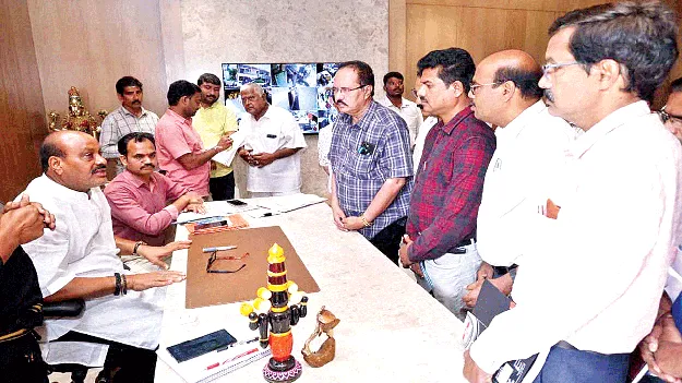 తుఫాన్‌ బాధితులందరికీ న్యాయం చేయాలి