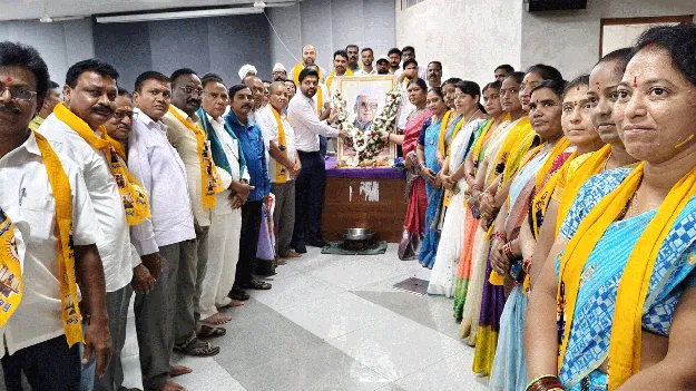 kumaram bheem asifabad- మహనీయుల చరిత్రను భావితరాలకు అందించాలి