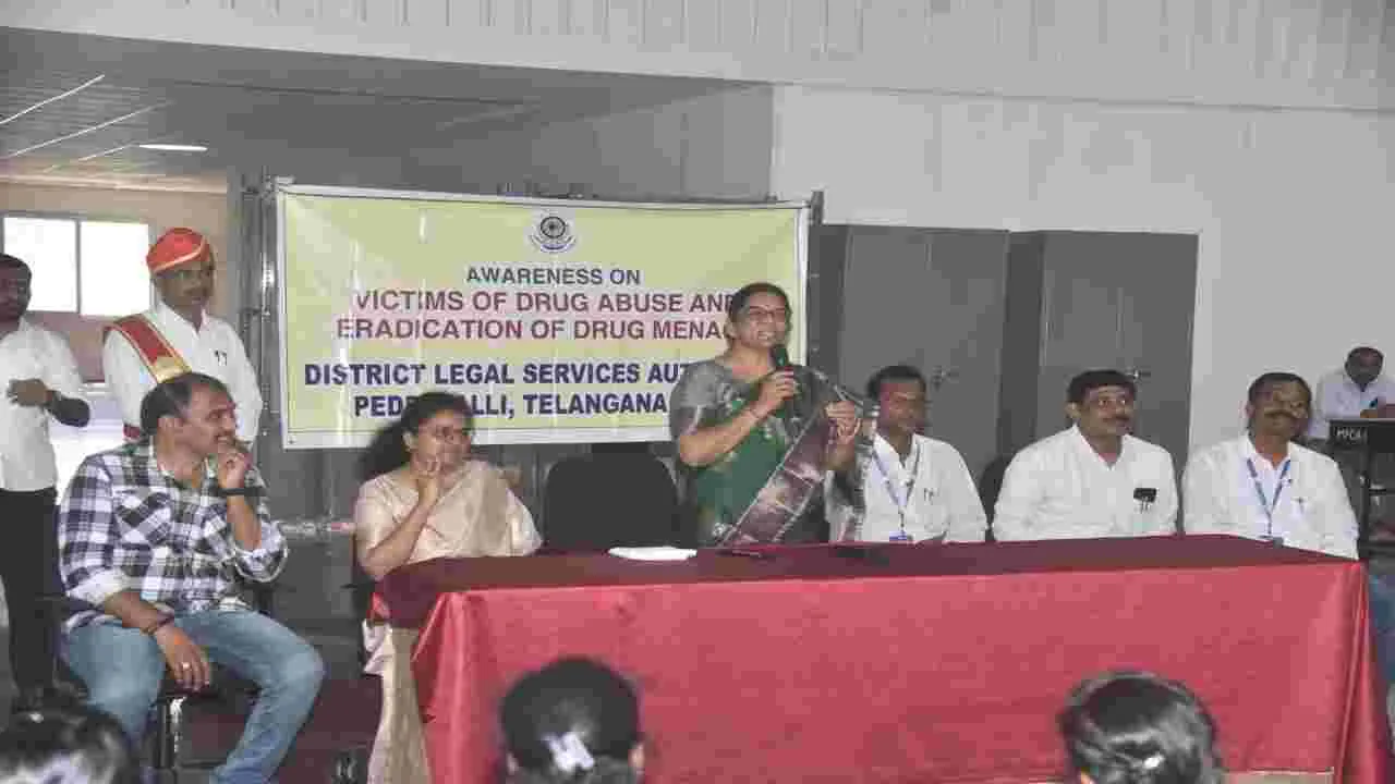 ఐటీఐలో న్యాయ విజ్ఞాన సదస్సు