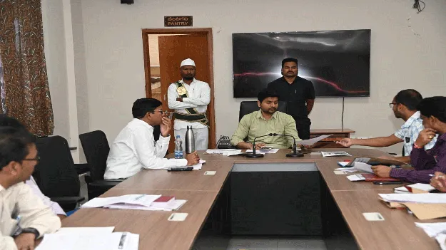 kumaram bheem asifabad- అర్హుల నుంచి దరఖాస్తులు స్వీకరించాలి