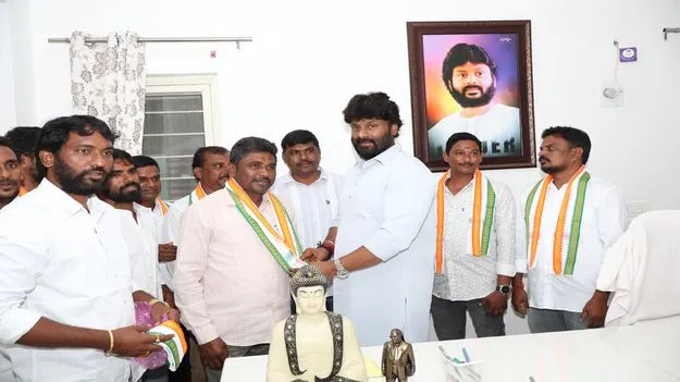 సంక్షేమ పథకాలను గడప గడపకు తీసుకెళ్లాలి 