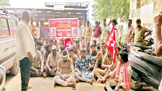 బస్సు డ్రైవర్‌పై ప్రయాణికుడి దాడి