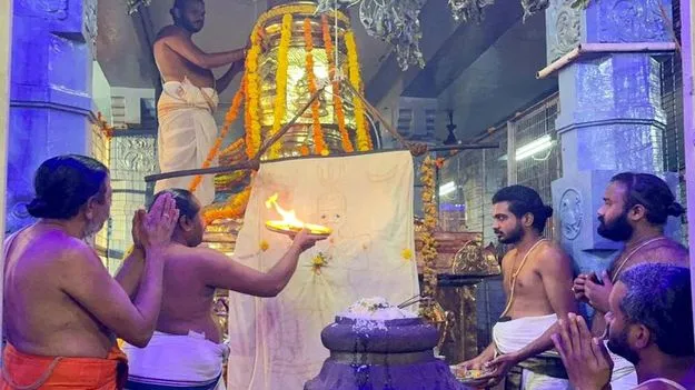 శాస్త్రోక్తంగా శ్రీచక్రవార్యుత్సవం