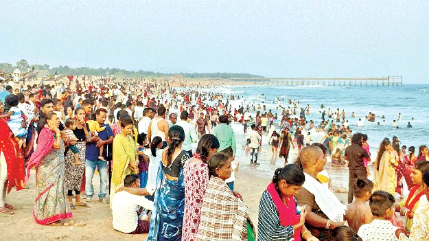  enjoy on the shore తీరంలో కేరింత