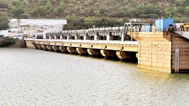 శ్రీశైలానికి తగ్గిన ఇన్‌ఫ్లో