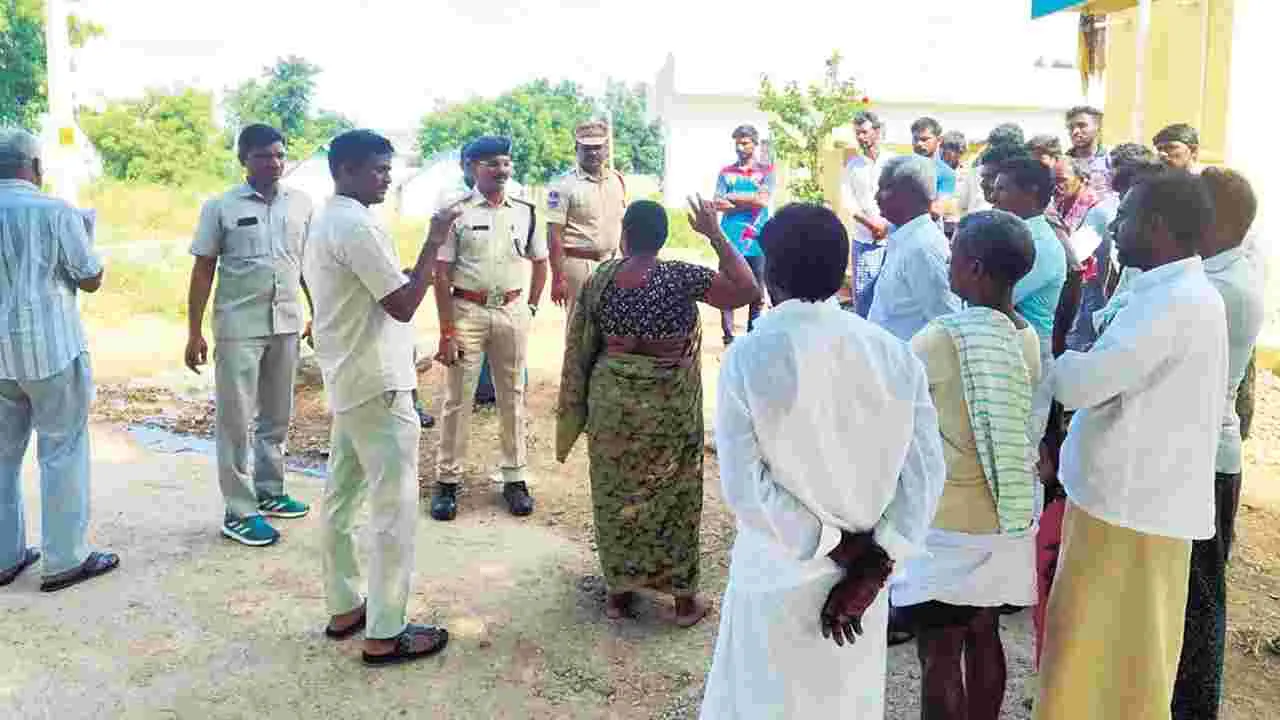 ప్రియాంక బలవన్మరణంపై డీఎస్పీ విచారణ