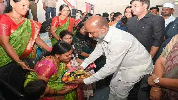 అంగన్‌వాడీ సిబ్బంది వేతనాలు పెంచాలి