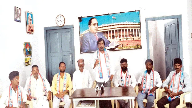 చట్టబద్ధతతో కూడిన రిజర్వేషన్లు అమలు చేయాలి