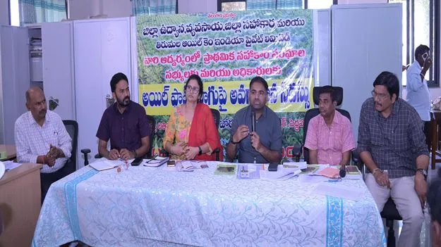 సహకార సంఘాలు ఆయిల్‌పామ్‌ సాగును ప్రోత్సహించాలి