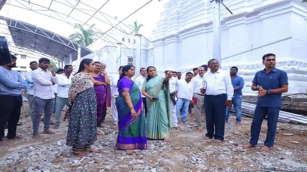 ప్రణాళిక ప్రకారం విస్తరణ పనులు పూర్తి చేయాలి