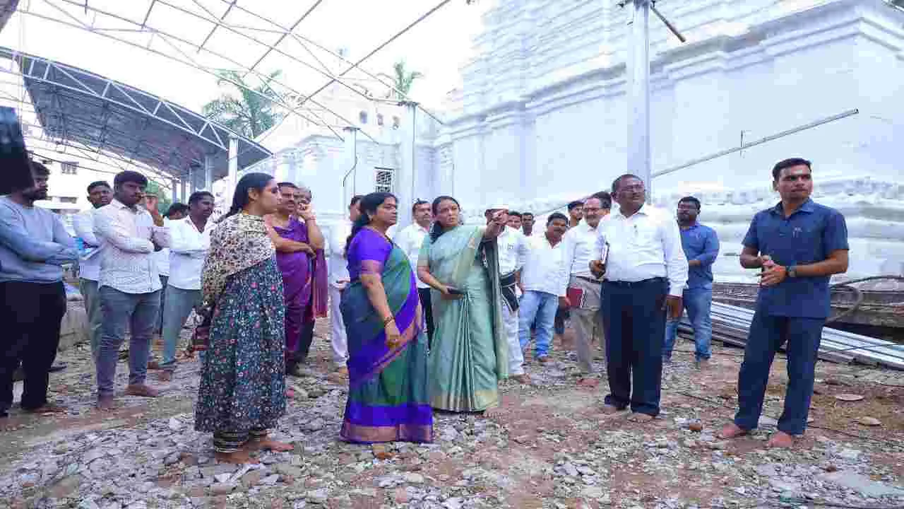 ప్రణాళిక ప్రకారం విస్తరణ పనులు పూర్తి చేయాలి