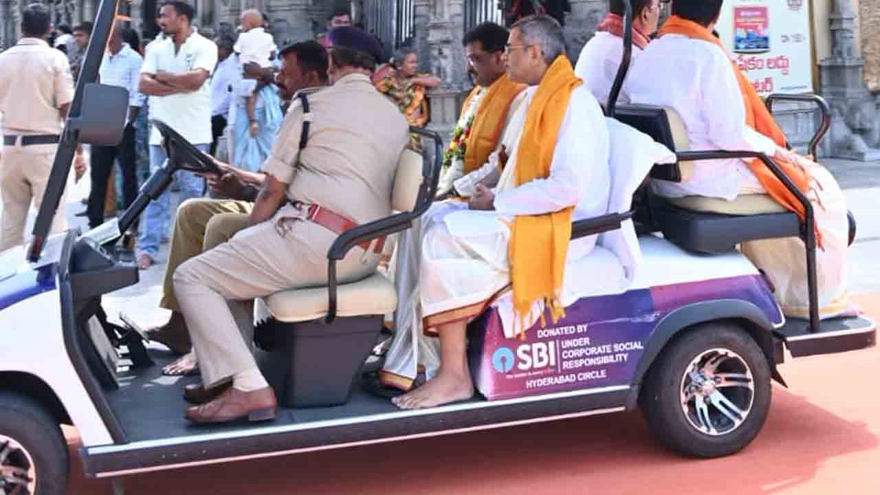 Chief Justice Aparesha Kumar Singh: యాదాద్రి లక్ష్మీ నరసింహ స్వామి వారిని దర్శించుకున్న చీఫ్ జస్టిస్