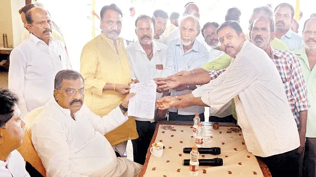 ప్రజా సమస్యలను పరిష్కరిస్తాం