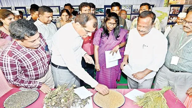 వచ్చారు..చూశారు..!