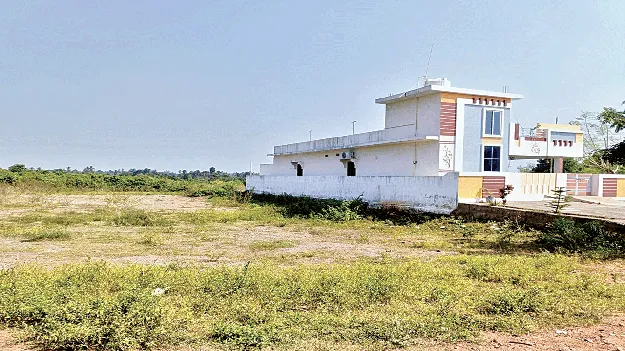 గొండూరు గుట్ట.. స్వాహా