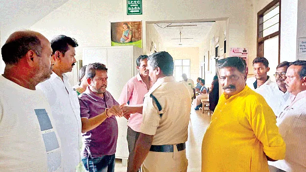 మేం ఇక్కడ వైద్యం చేయం