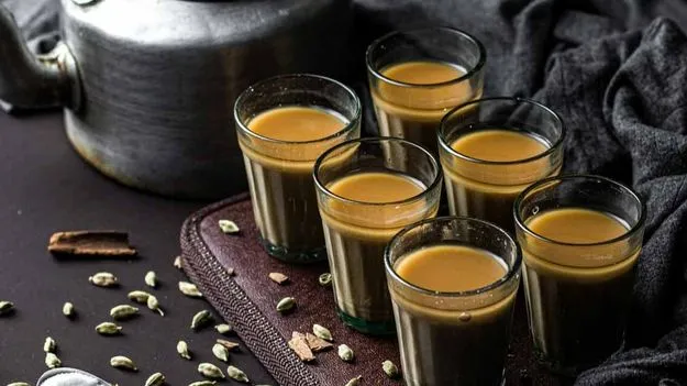 Tea: టీ తాగేముందు నీళ్లు తాగడం మంచిదేనా..? నిపుణులు ఏం చెబుతున్నారు..?