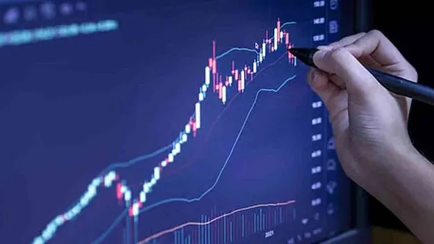 Sensex Surges: సెన్సెక్స్‌ 329 పాయింట్లు అప్‌