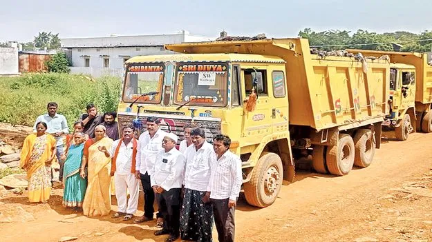 చెత్త తరలింపు అడ్డగింత 