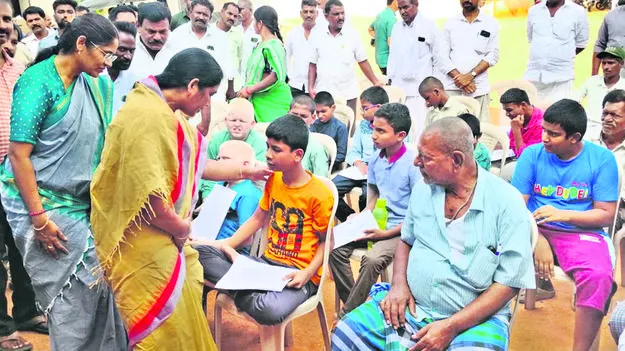 MLA SUNITHA: దివ్యాంగులను ప్రోత్సహిద్దాం