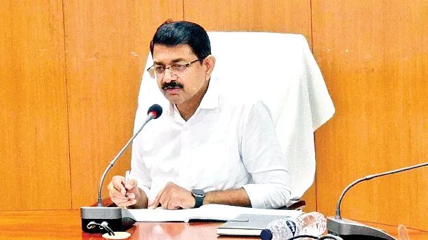  పీఆర్‌ రోడ్లపై నివేదిక ఇవ్వాలి 