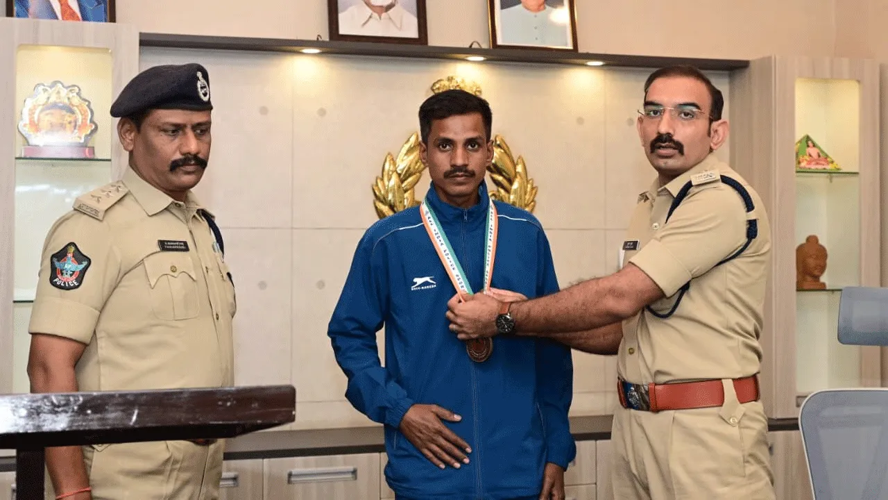 ‘జూడో క్లస్టర్‌’ క్రీడల్లో కానిస్టేబుల్‌ ప్రతిభ