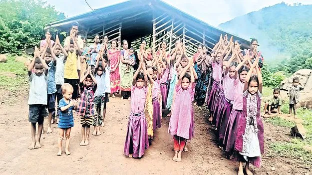 టీచర్‌ను నియమించండి ప్లీజ్‌..