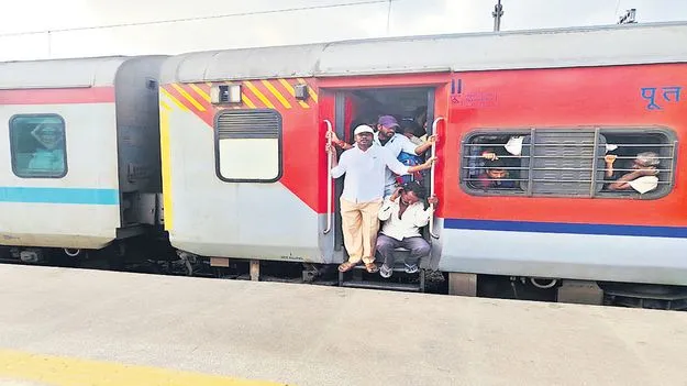 రక్తమోడుతున్న రైలు పట్టాలు