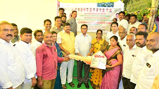 పండుగలా గృహప్రవేశాలు