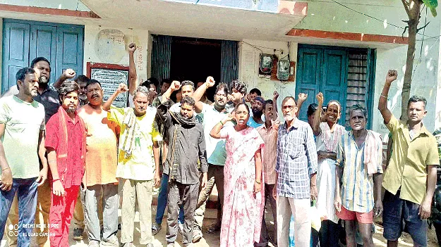 వేతన బకాయిలను చెల్లించాలి