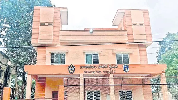 ప్రారంభోత్సవాలకు నిరీక్షణ