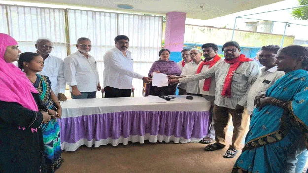 డంప్‌ యార్డును తొలగించాలి