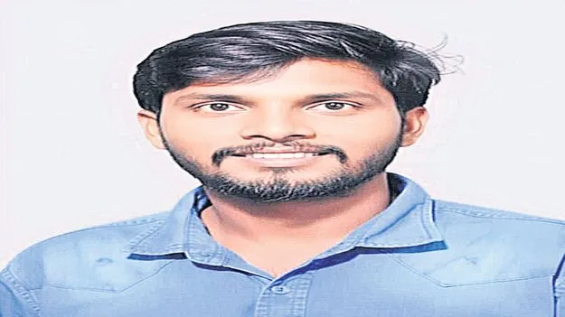 రోడ్డు ప్రమాదంలో యువకుడి మృతి