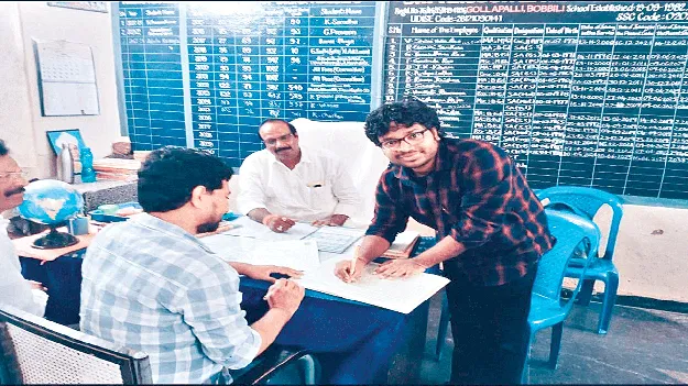 I will educate poor children. పేద పిల్లలను తీర్చిదిద్దుతాను