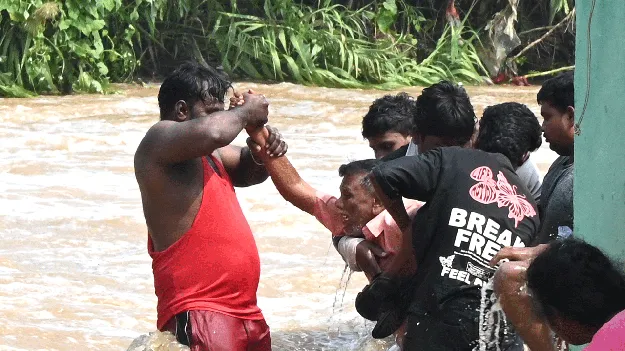 తగ్గని నీవా ఉధృతి