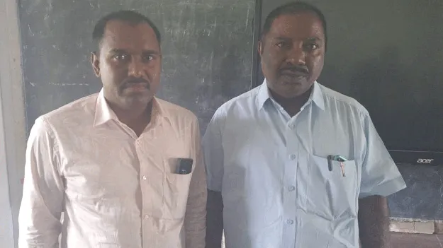 తండ్రీ కొడుకులు ... ఒకే పాఠశాలలో టీచర్లు 