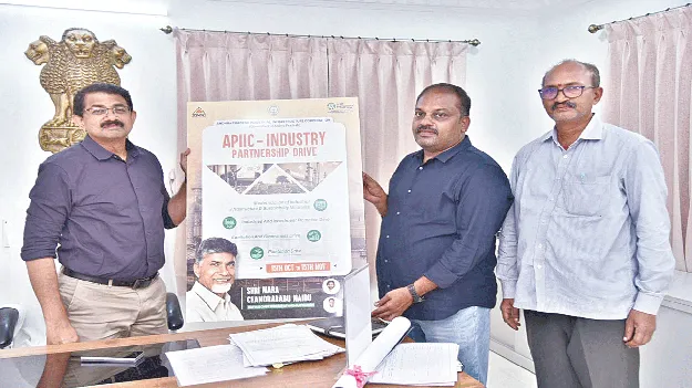 వైద్య కళాశాలను పూర్తి చేయాలి 