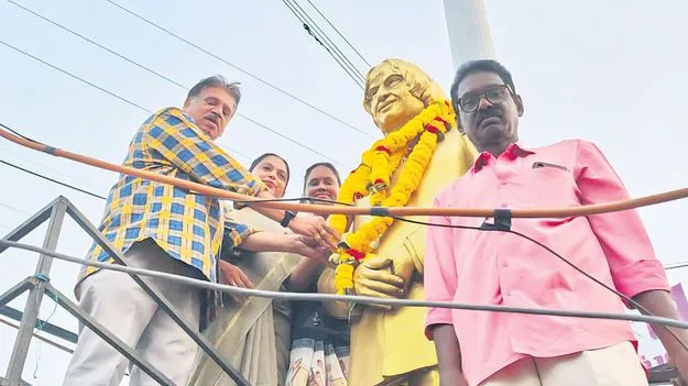 ఆదర్శప్రాయుడు అబ్దుల్‌ కలాం