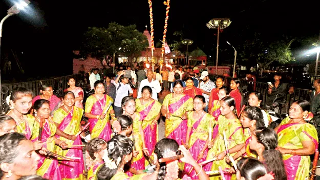 ఆలయాలకు కార్తీక శోభ