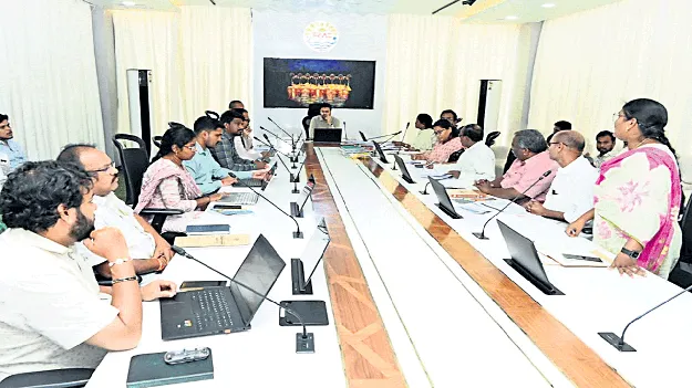 పుష్కరాల నాటికి  రాజమహేంద్రవరాన్ని అన్ని సదుపాయాలతో సిద్ధం చేయాలి