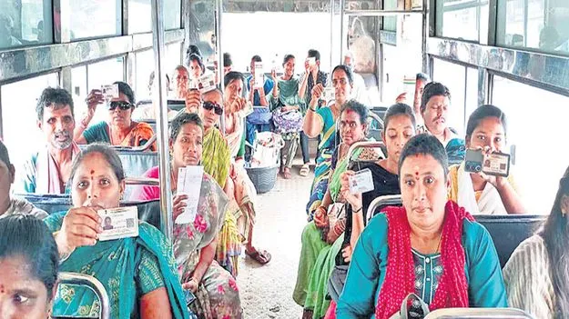 స్త్రీ శక్తికి విశేష ఆదరణ