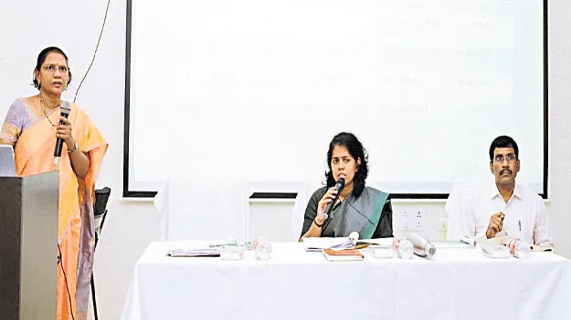 ప్రజారోగ్యమే పరమావధిగా వైద్యసేవలు అందించాలి