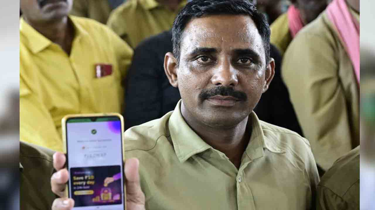 CM Chandrababu: ఆటో డ్రైవర్ డ్రెస్‌లో సీఎం చంద్రబాబు, పవన్, లోకేశ్