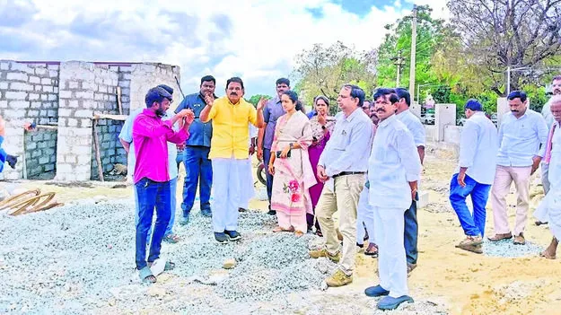 MLA: అభివృద్ధి పనులను వేగవంతం చేయాలి