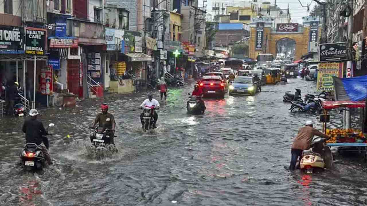 Heavy Rain In Hyderabad: భాగ్యనగరంలో భారీ వర్షం..