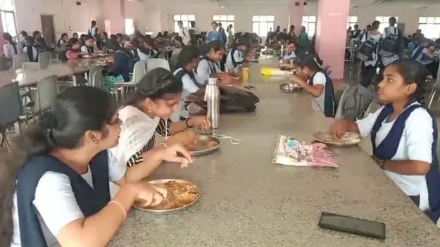 గుడ్లు తేలేశారు.!