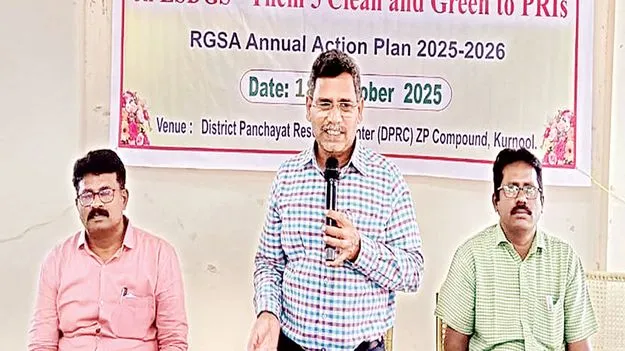 పారిశుధ్యంపై ప్రత్యేక దృష్టి సారించాలి