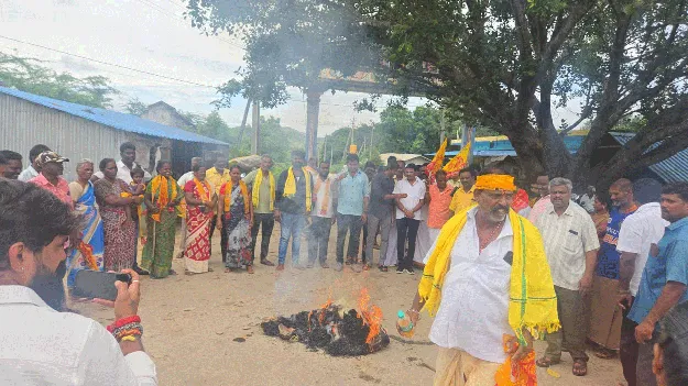 పాలసముద్రం ఎస్‌ఐ అత్యుత్సాహం
